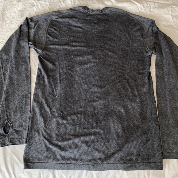 Lululemon Metal Vent Long Sleeve - Picture 3 of 7